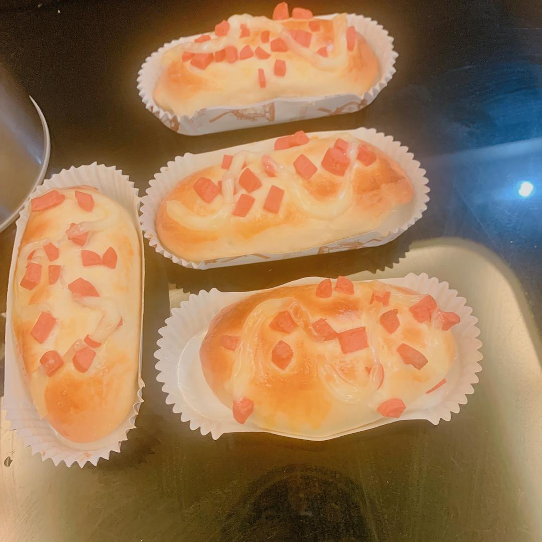 火腿肉松芝士面包