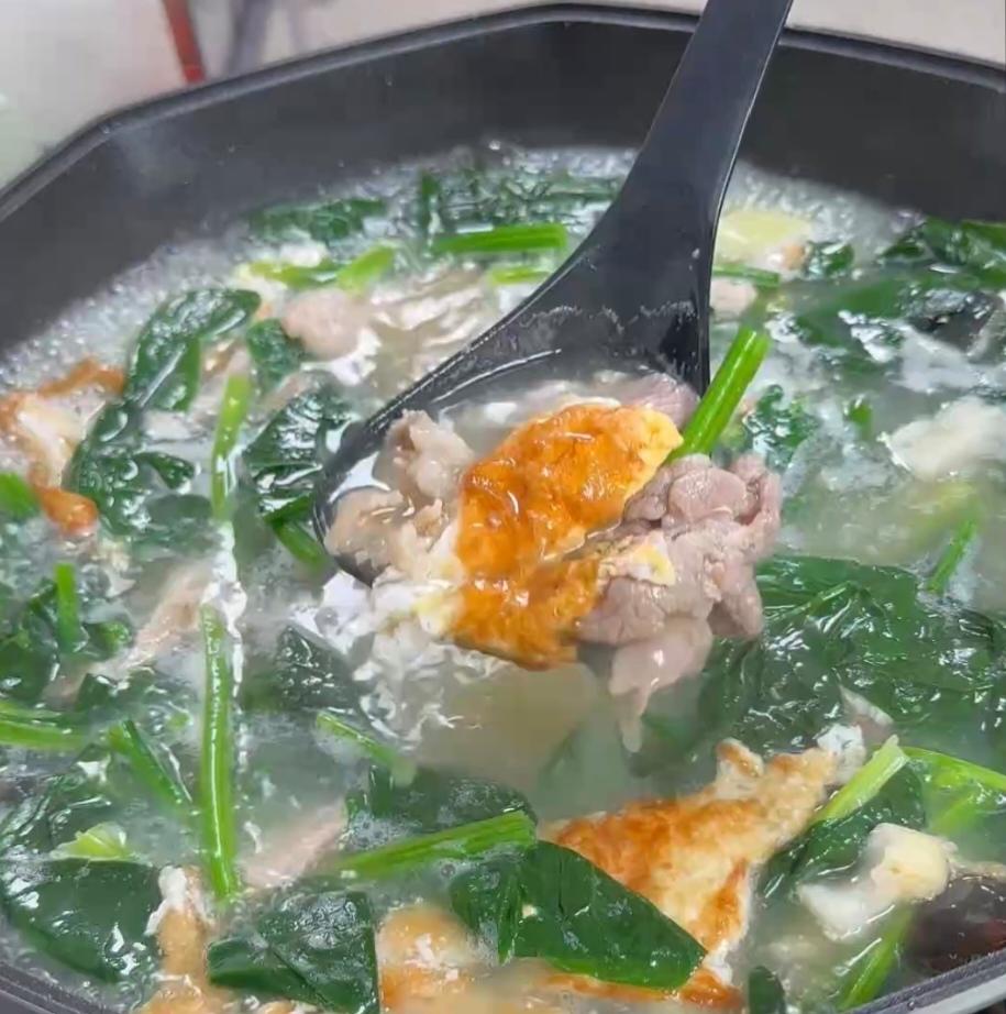 ~菠菜肉片汤~鸡蛋底就是鲜鲜鲜鲜鲜(๑◝ᴗ◜๑)
又简单又快【李公子食堂】【搬运】