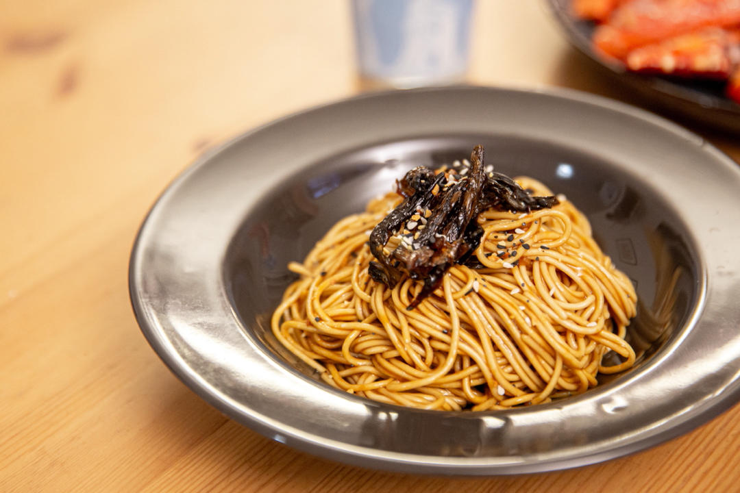 葱油拌面Spring Onion Noodles