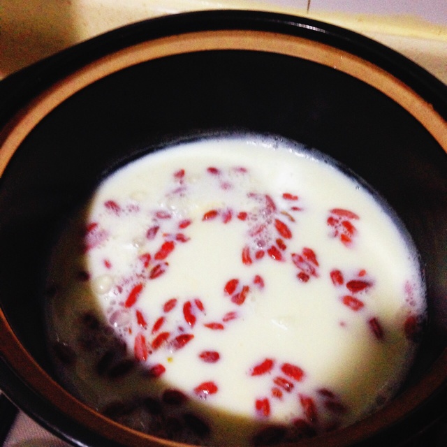 鸡蛋枸杞牛奶燕麦