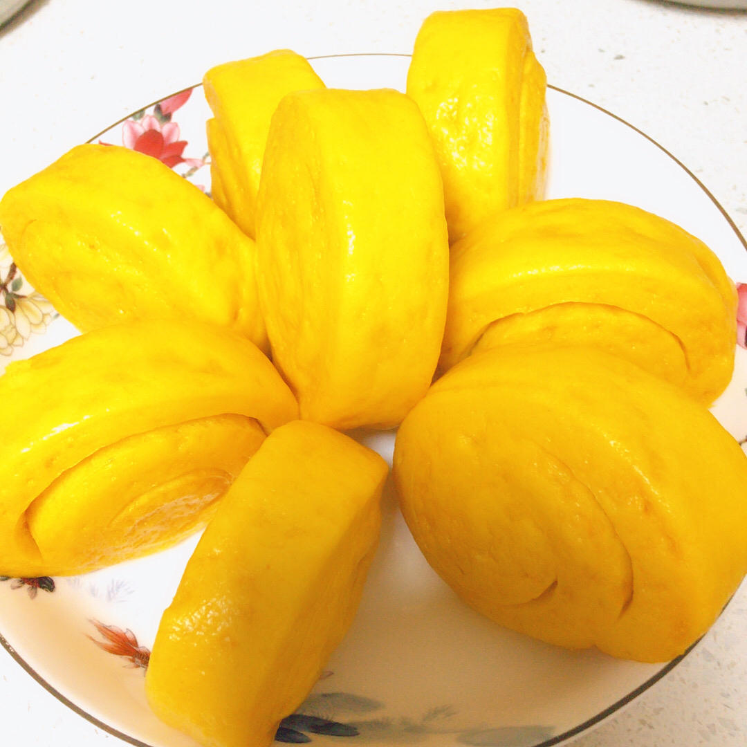 新手也可以--详解如何做出人见人爱、金黄的南瓜馒头