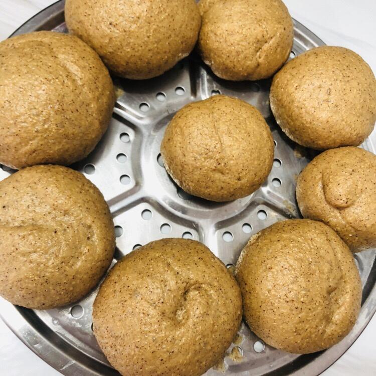 小小c2做的红枣全麦馒头