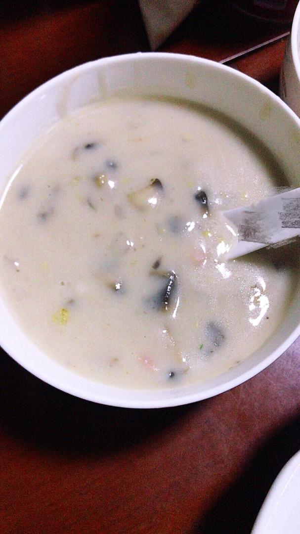 超惊艳奶油蘑菇汤(牛奶版本)