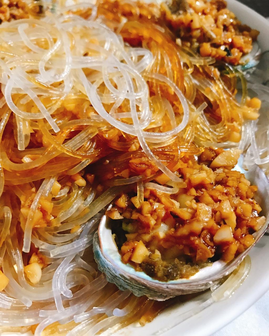 蒜蓉粉丝蒸鲍鱼