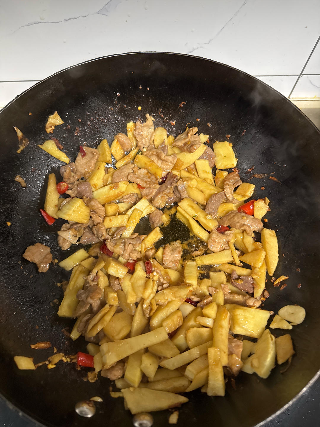 春笋炒肉（附这道菜的最佳打开方式）