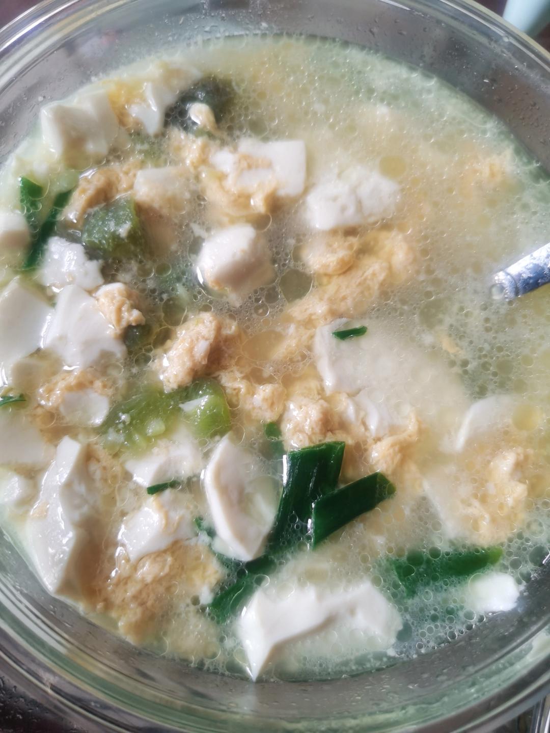 高蛋白减脂汤-豆腐丝瓜鸡蛋汤