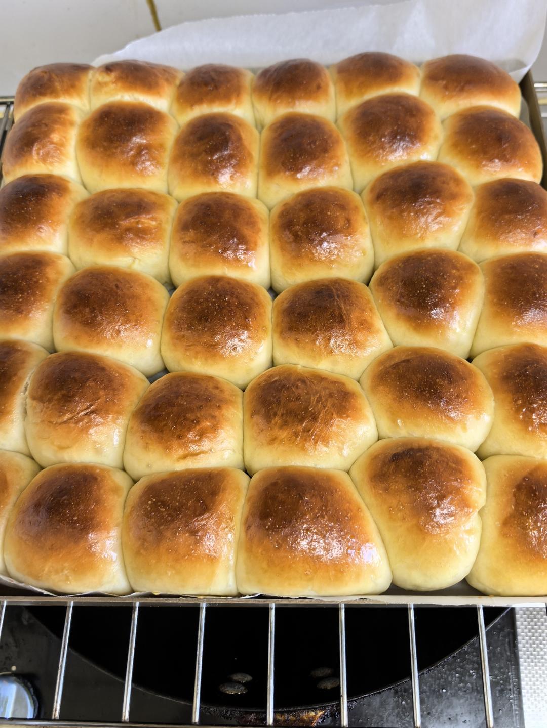 山姆同款黄油餐包，超简单在家就能复刻，卡白办了！