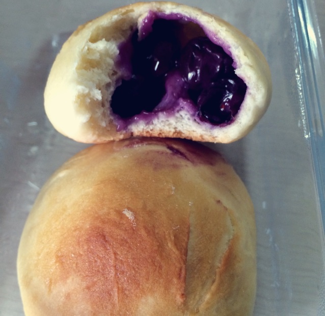 爆浆蓝莓酸奶面包