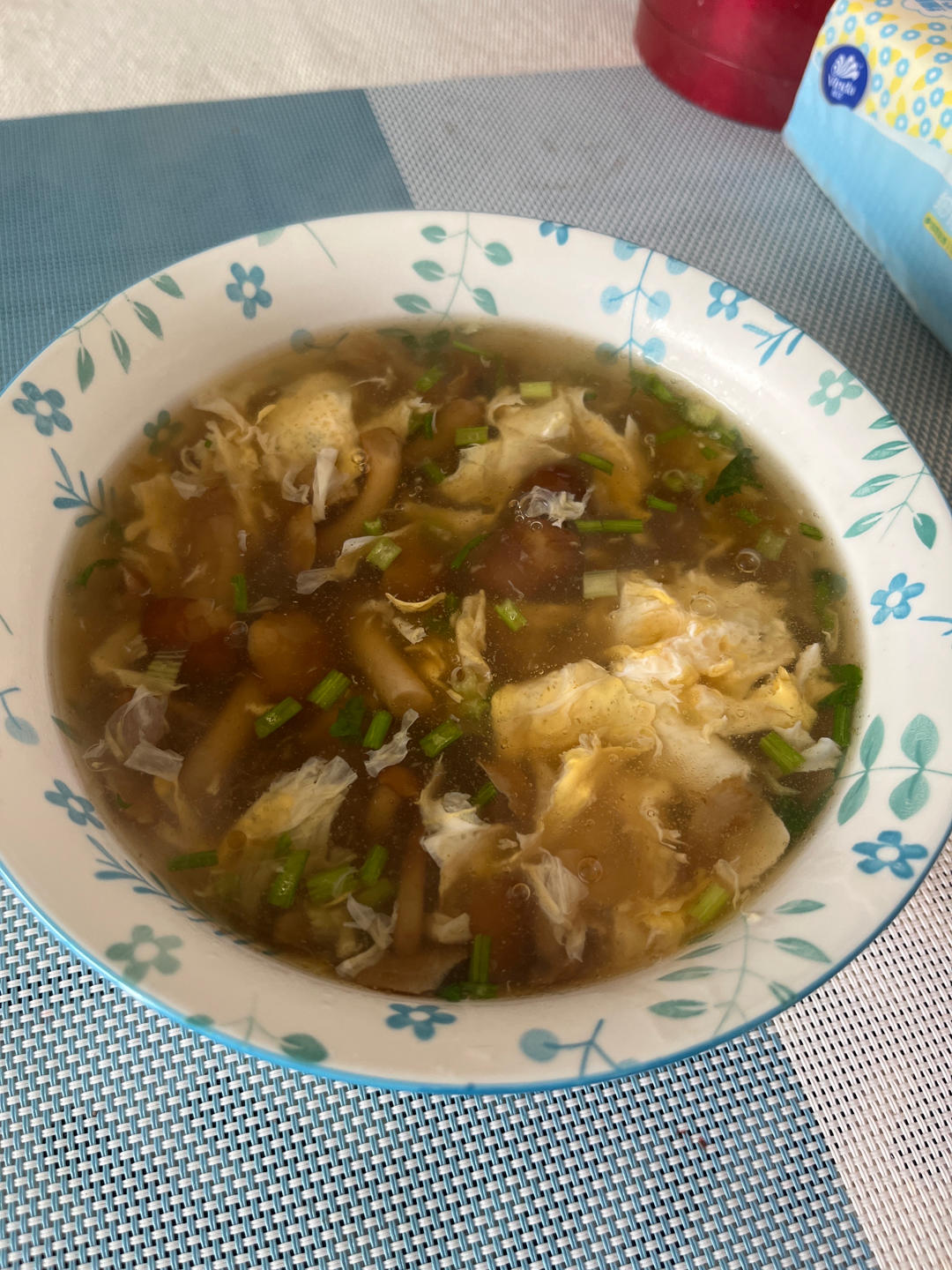 滑子菇蛋花汤