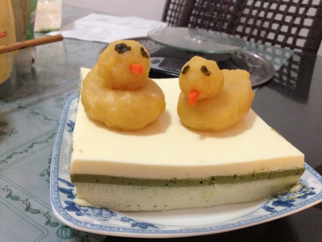 春江水暖鸭先知——开心果白巧克力慕斯