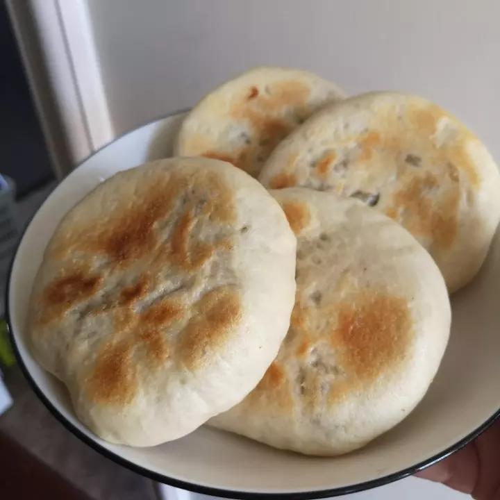发面烙饼，平底锅也能很好的烙肉饼