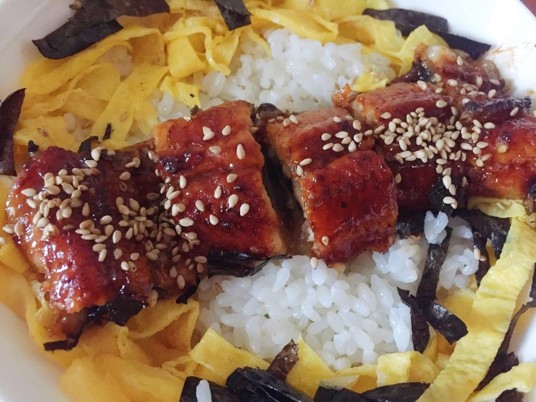 蒲烧鳗鱼饭
