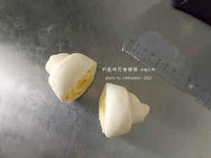 普通面粉就能做❗️㊙️面包口感的奶香烤花卷馒头的做法 步骤8