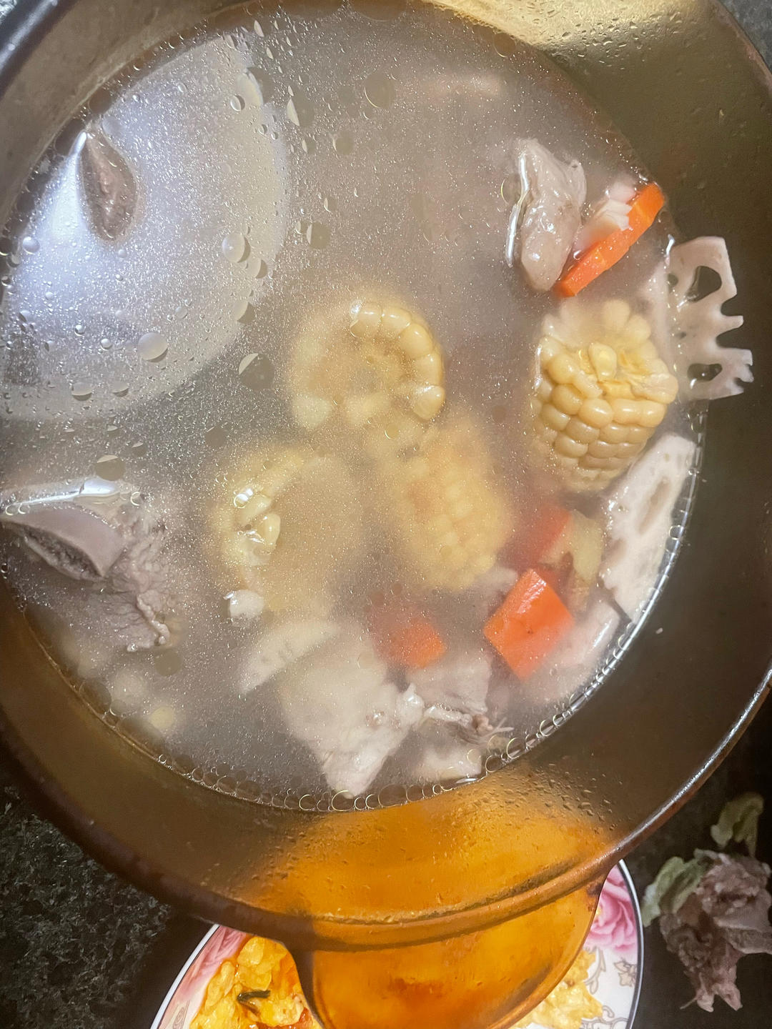 排骨莲藕玉米汤