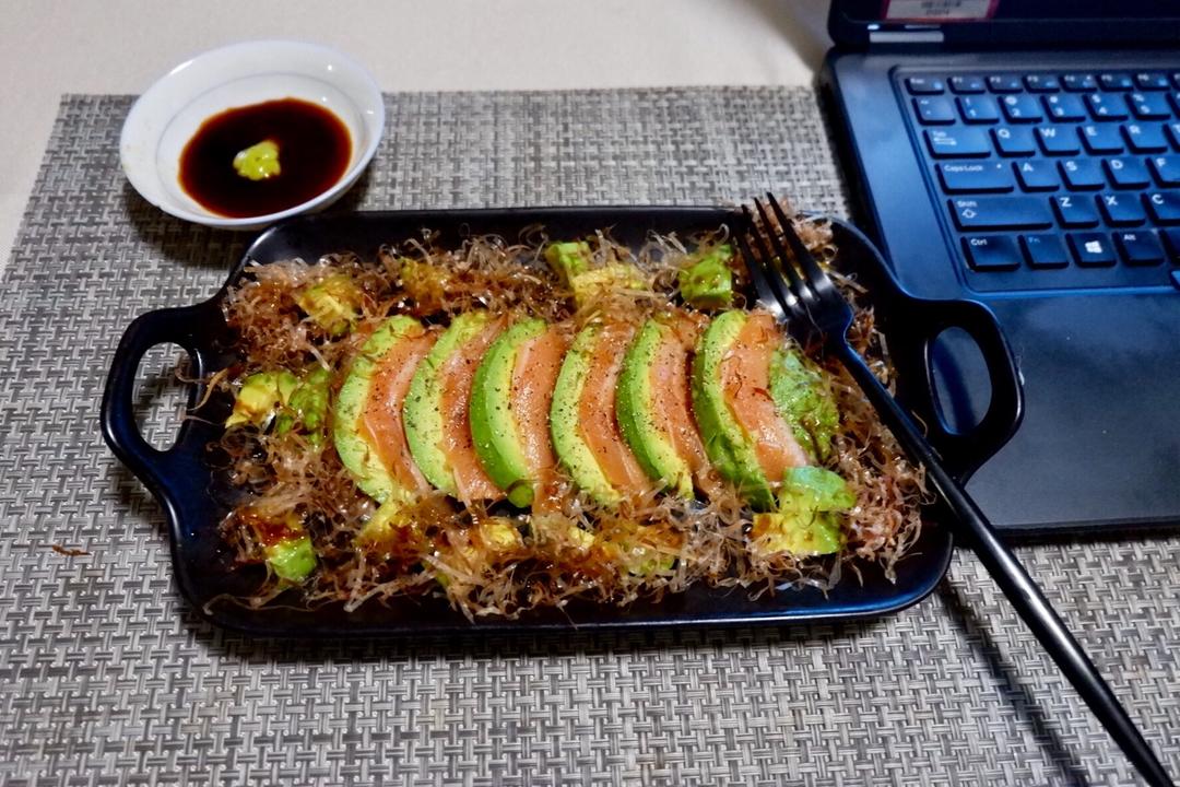 牛油果三文鱼沙拉