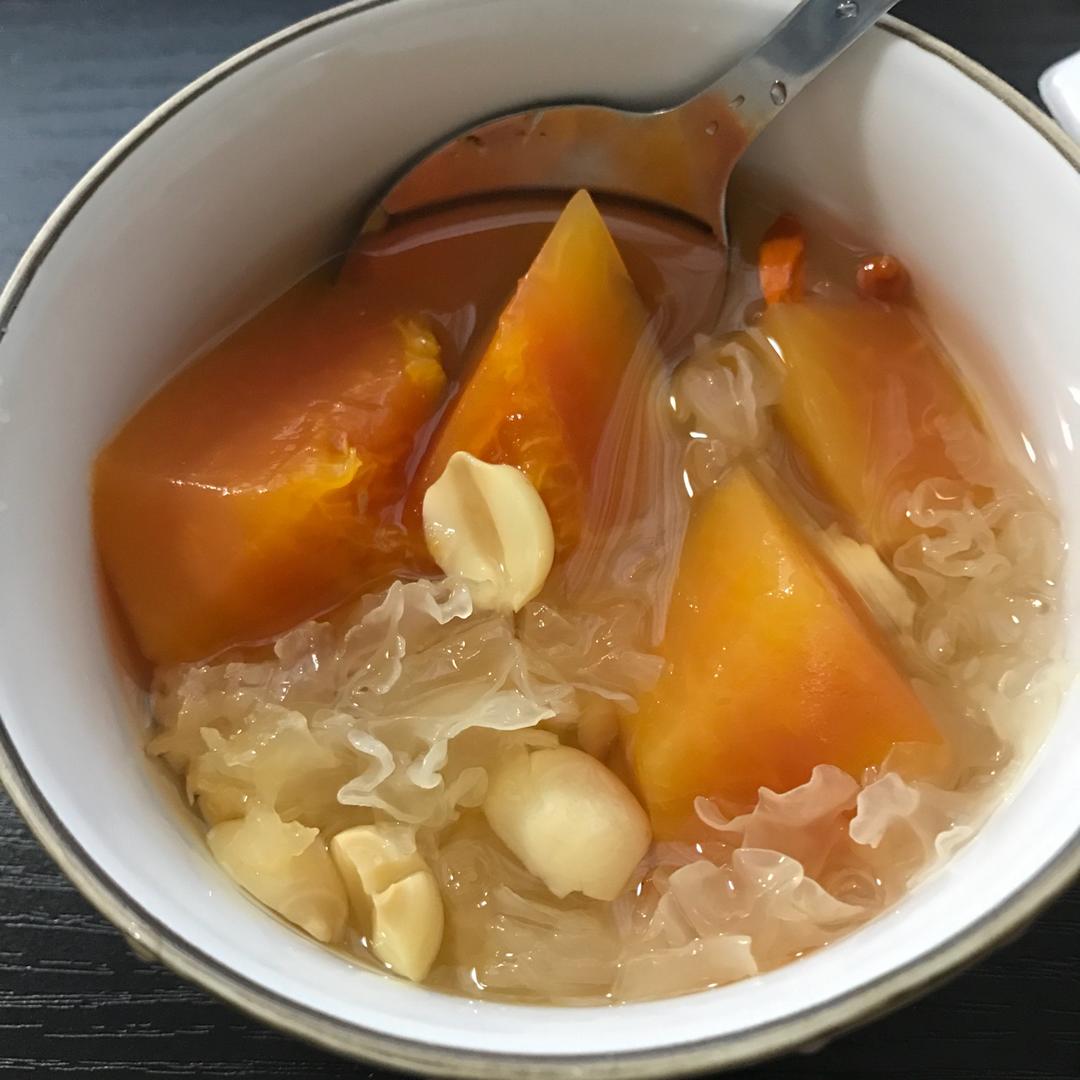 木瓜银耳莲子汤
