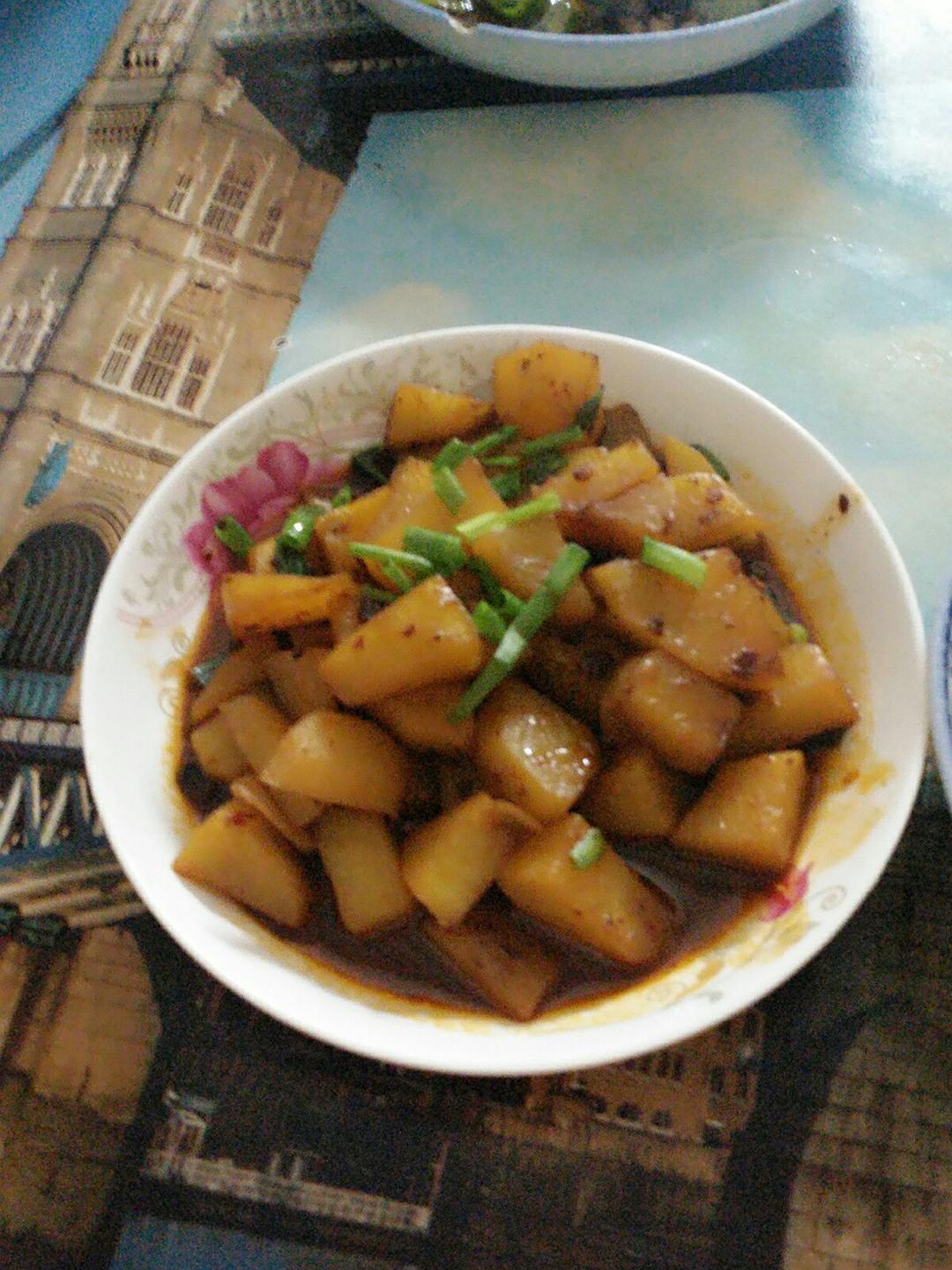 红烧土豆块