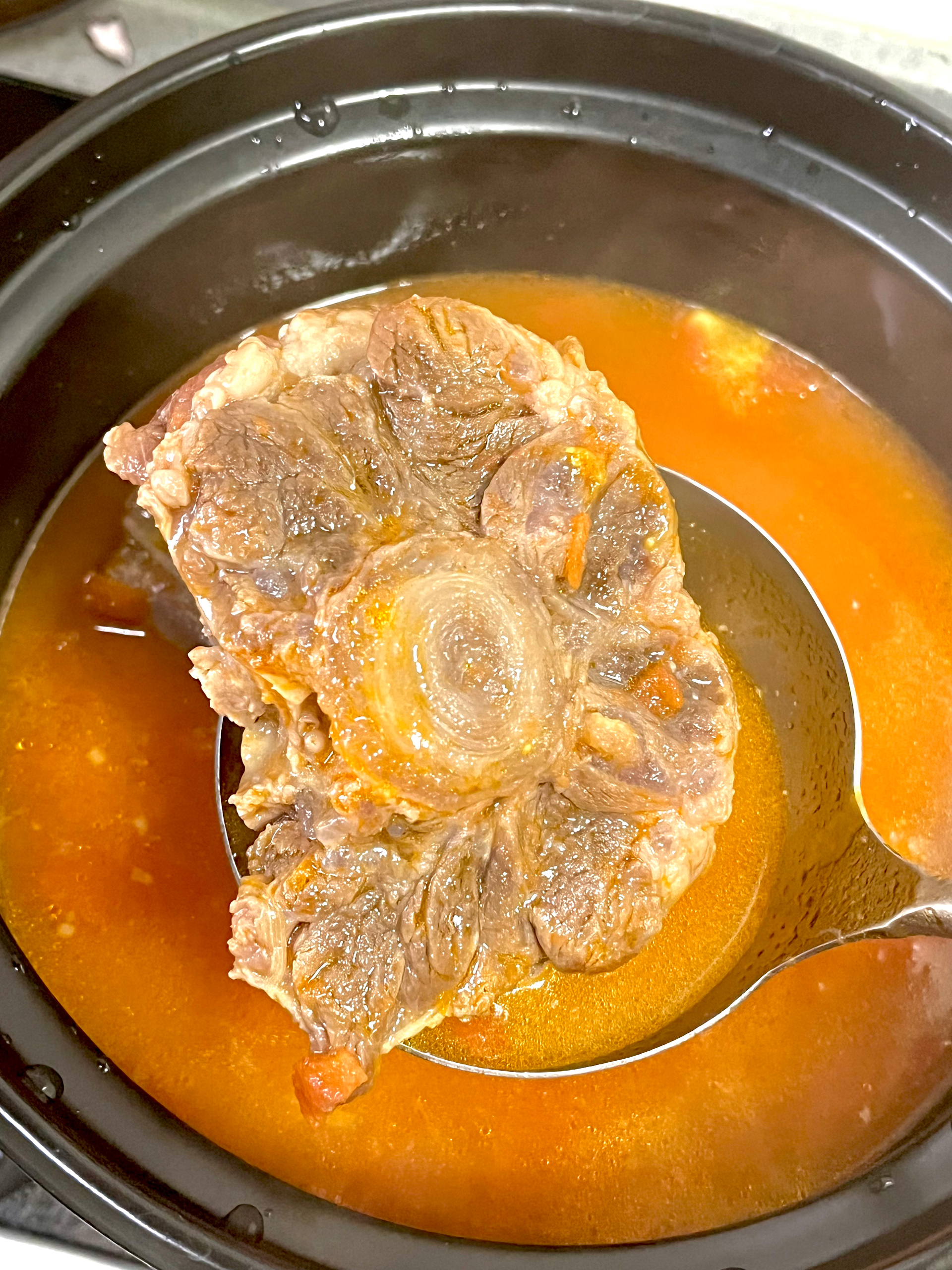 西红柿牛尾汤的做法