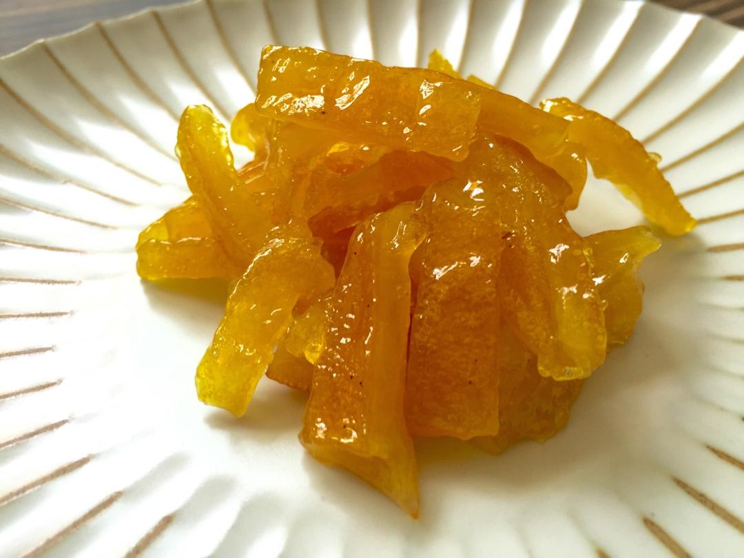 百香树上百香果做的糖渍柠檬皮