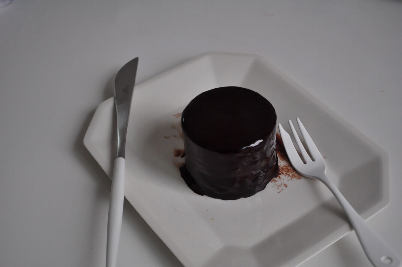 法式巧克力慕斯球球（含巧克力淋面、意式奶冻、芭菲和巧克力海绵底）