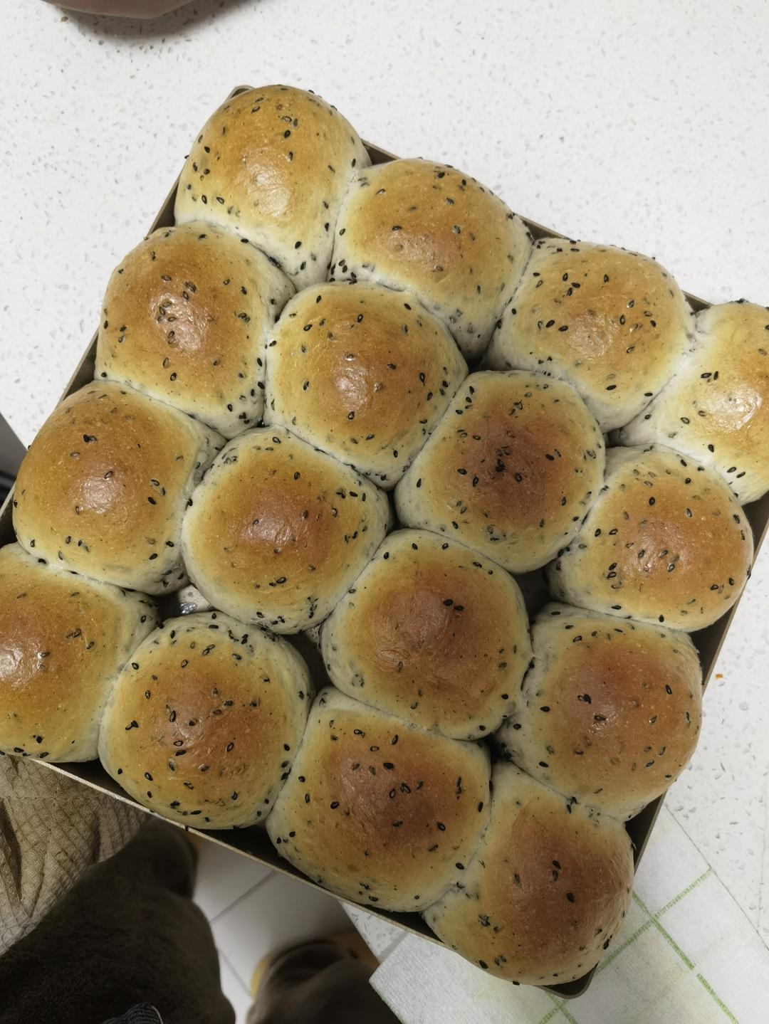 咸香柔软的黑芝麻小餐包｜新手友好