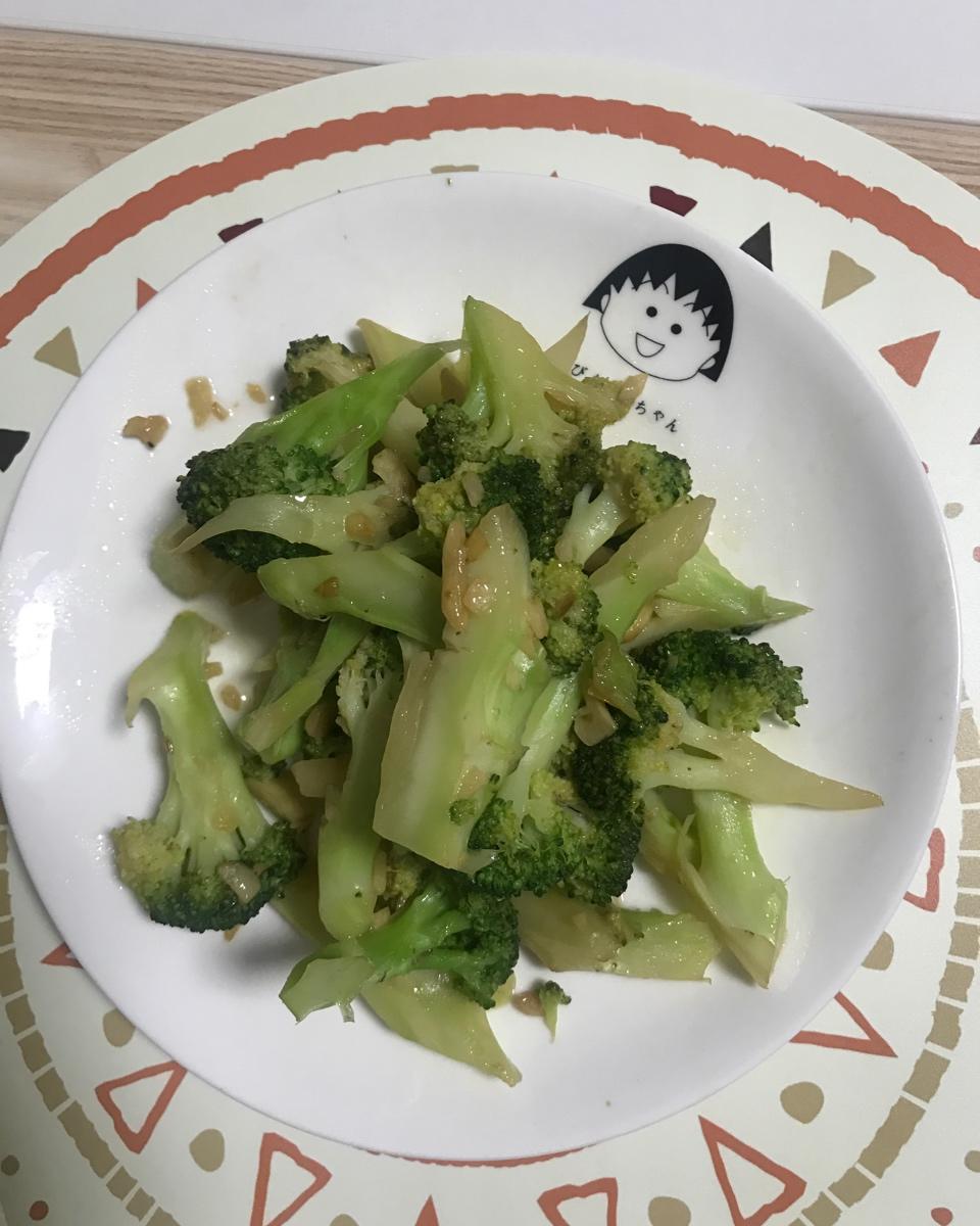 好吃到爆的耗油蒜蓉西兰花(从不修图，喜欢请关注)