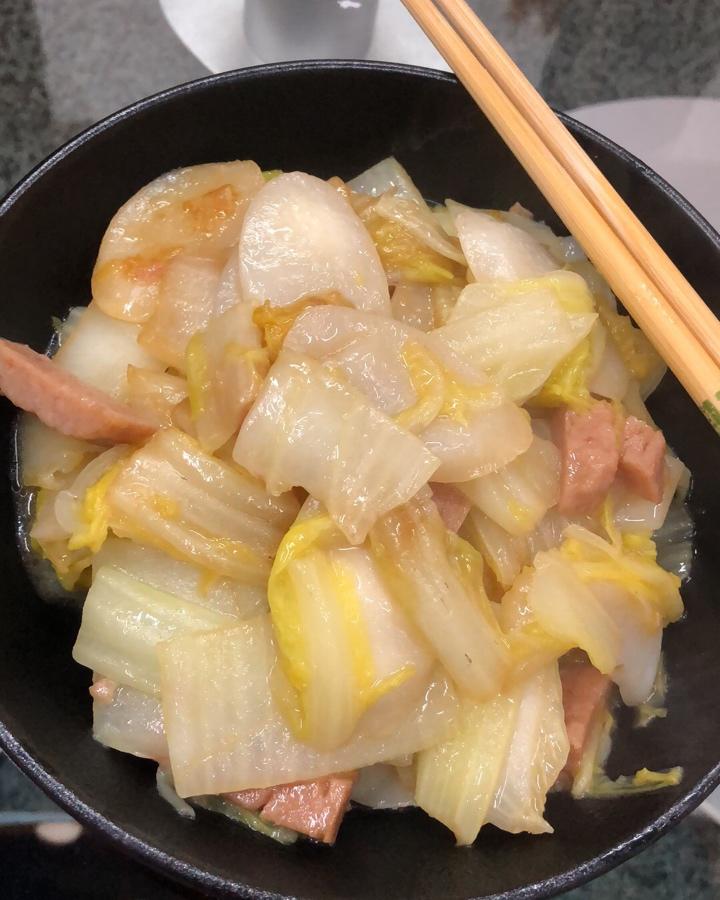 黄芽菜肉丝炒年糕