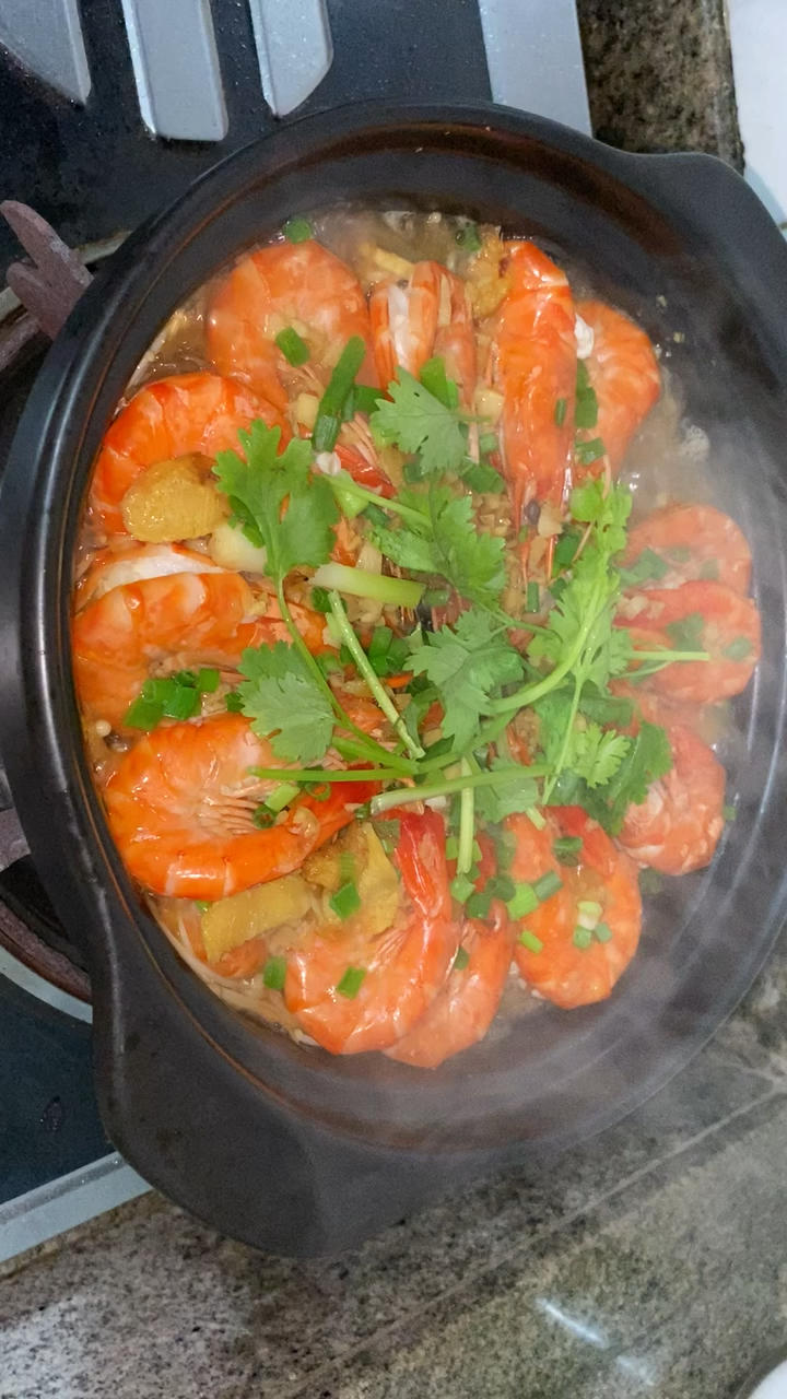 简单易上手的金针菇粉丝虾煲