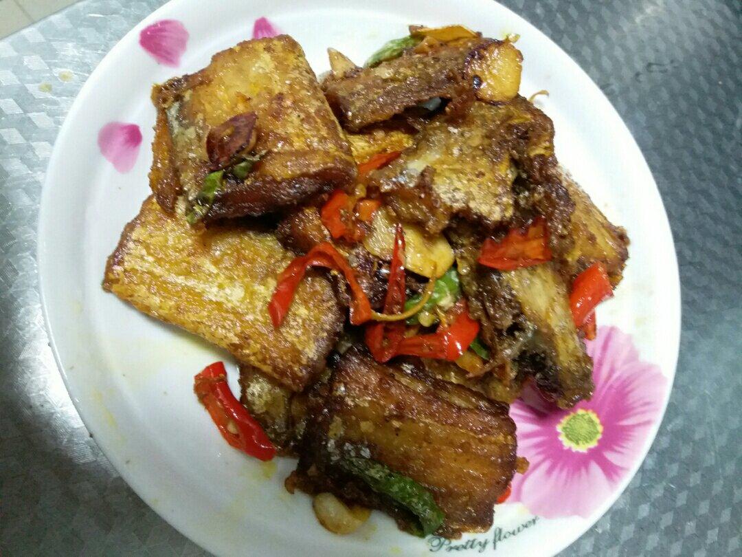 焦香酥脆干炸带鱼