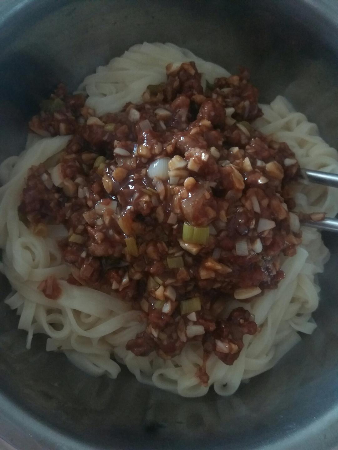 好吃到停不下来的：醋卤面