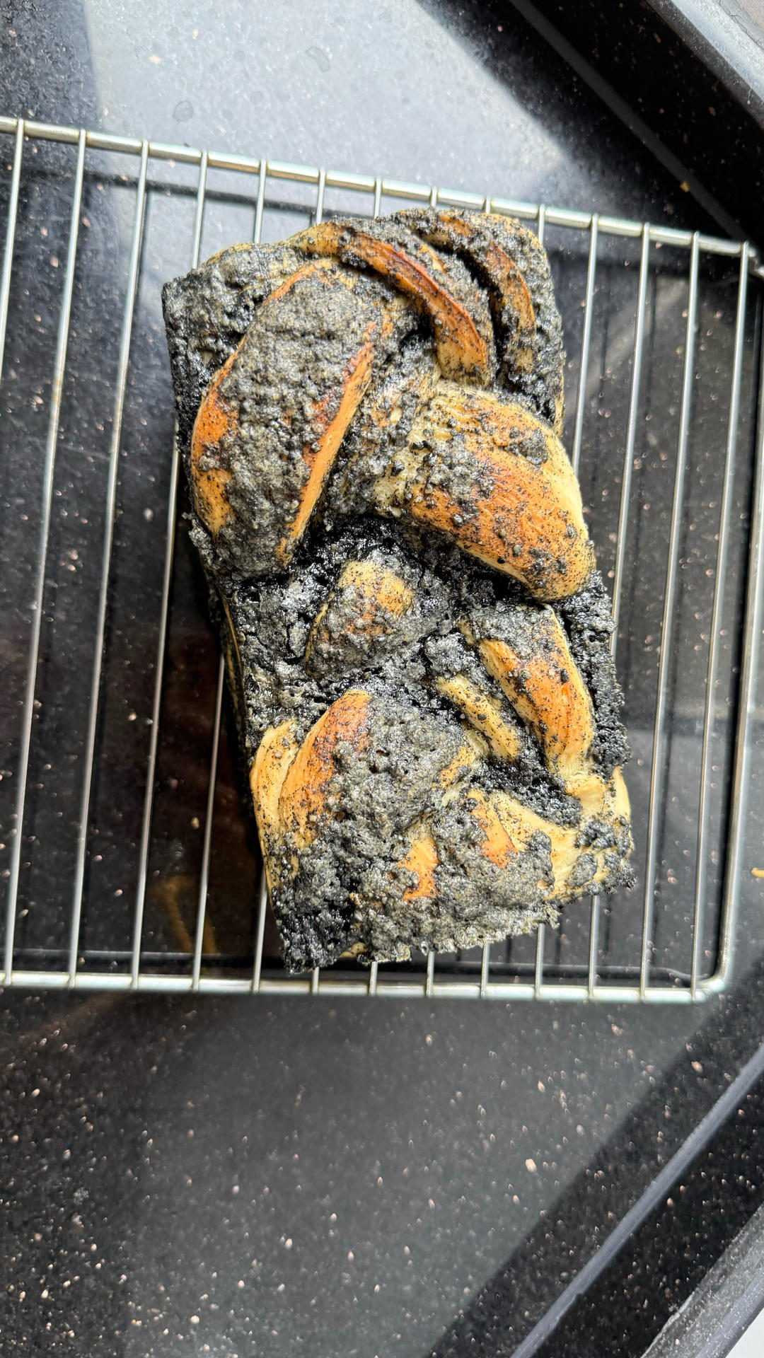 料多多系列--黑芝麻奶酥小吐司