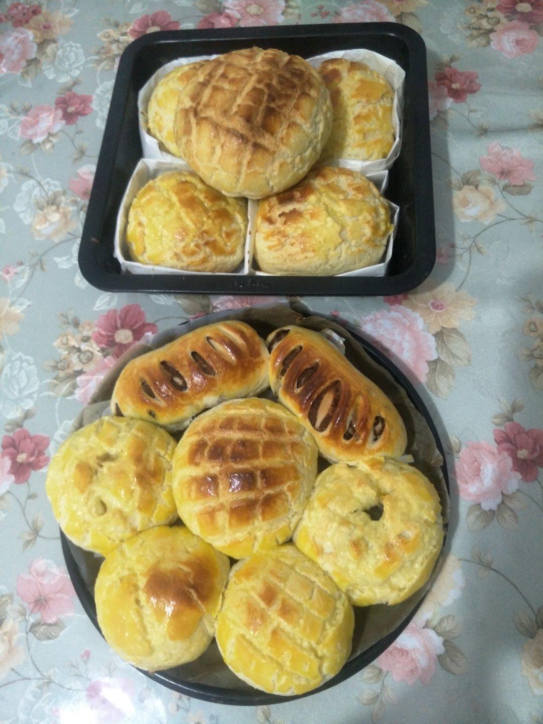 好吃到炸裂的港式菠萝包（附带制作酥皮的小视频）