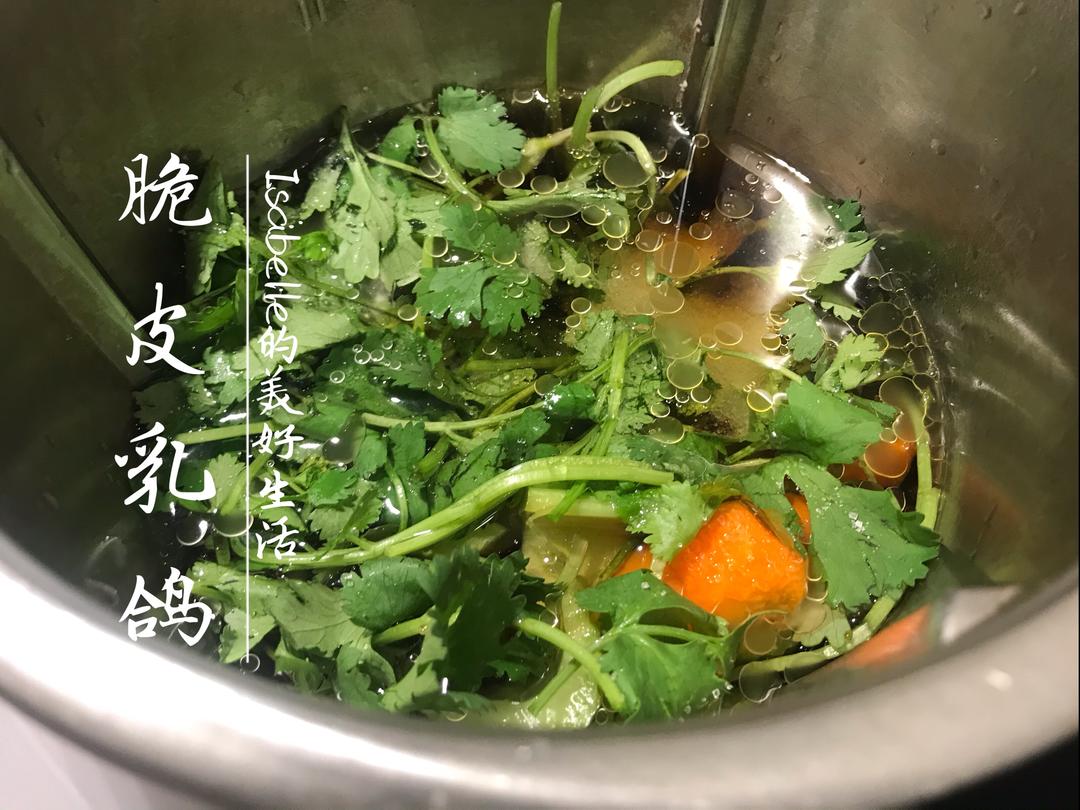 脆皮乳鸽 豉油皇乳鸽 一只不过瘾的做法 步骤2