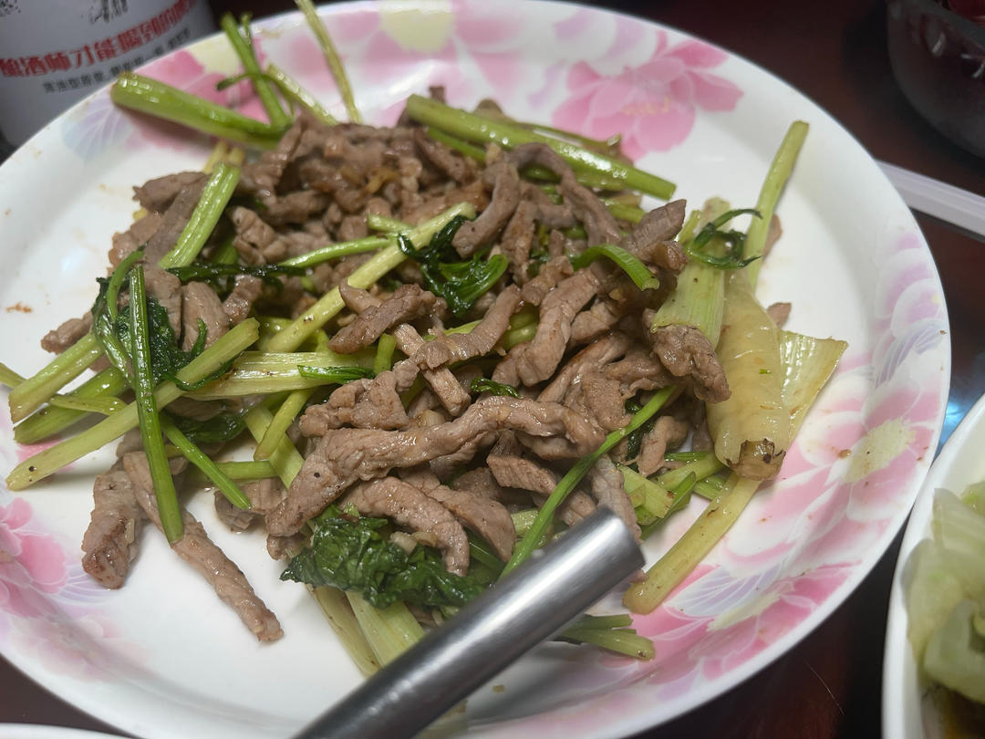 芹菜炒肉