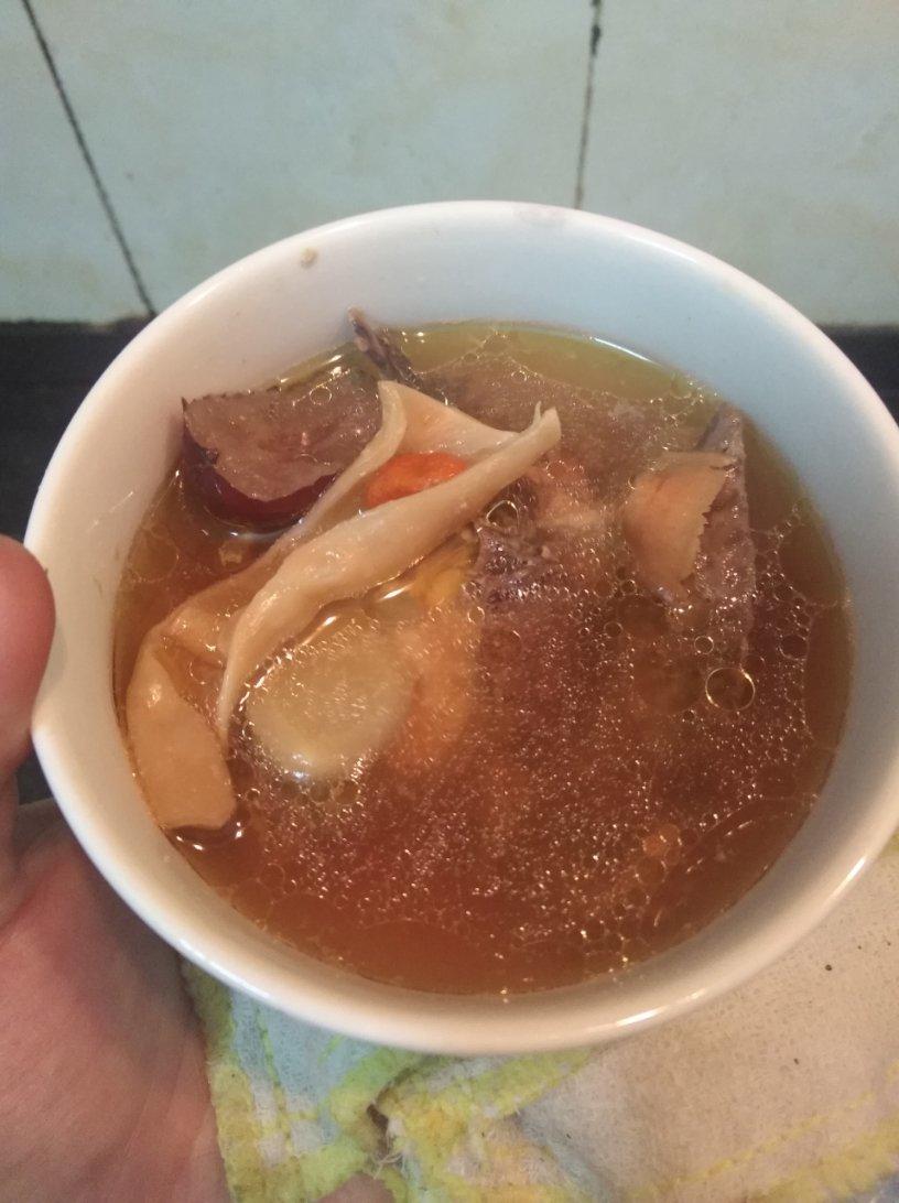 补气血补胶原蛋白的参茸花胶汤