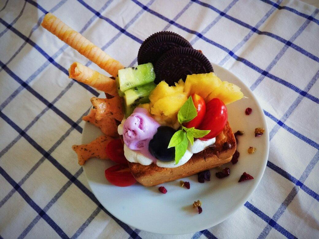 蜂蜜莓果厚多士