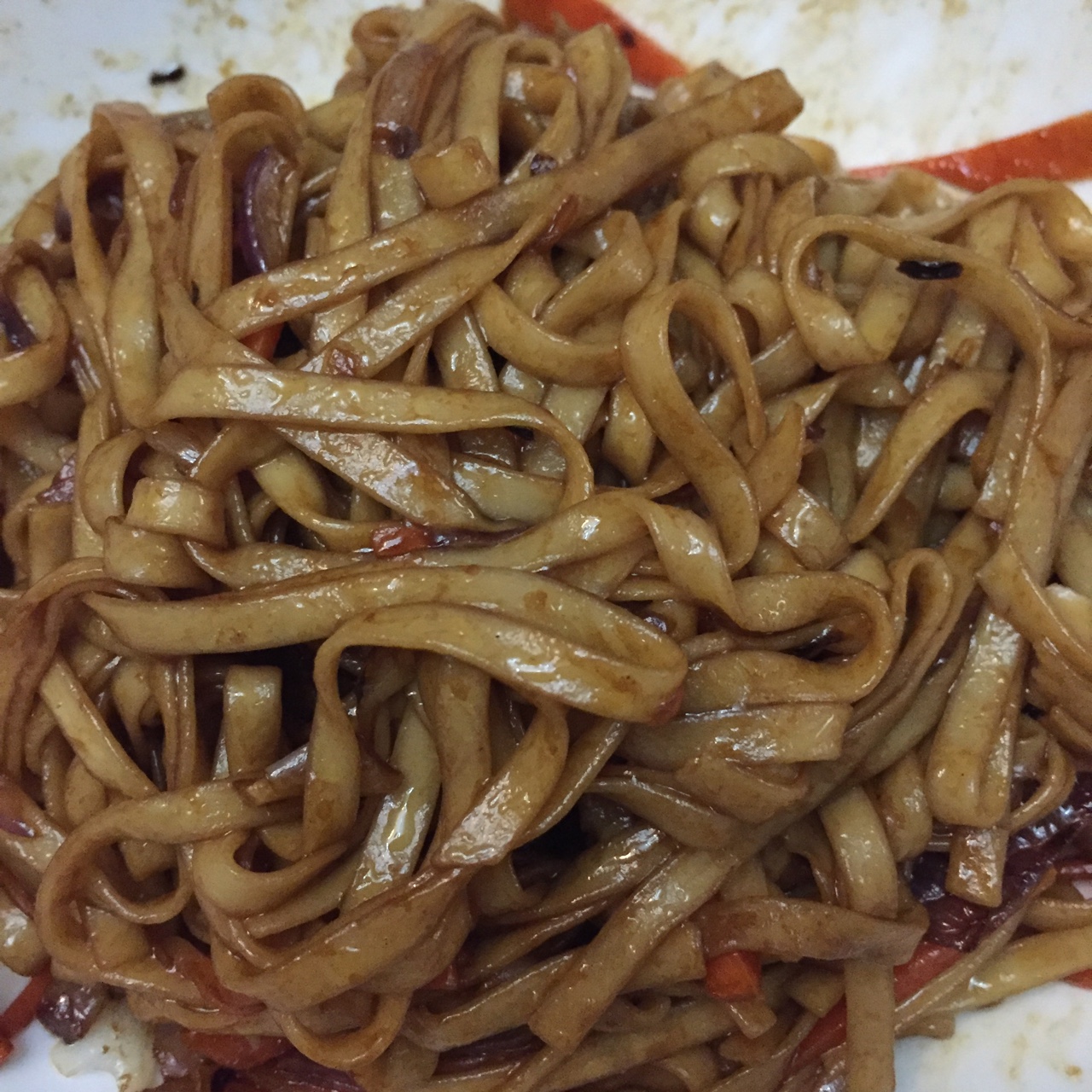 秘制酱汁炒面