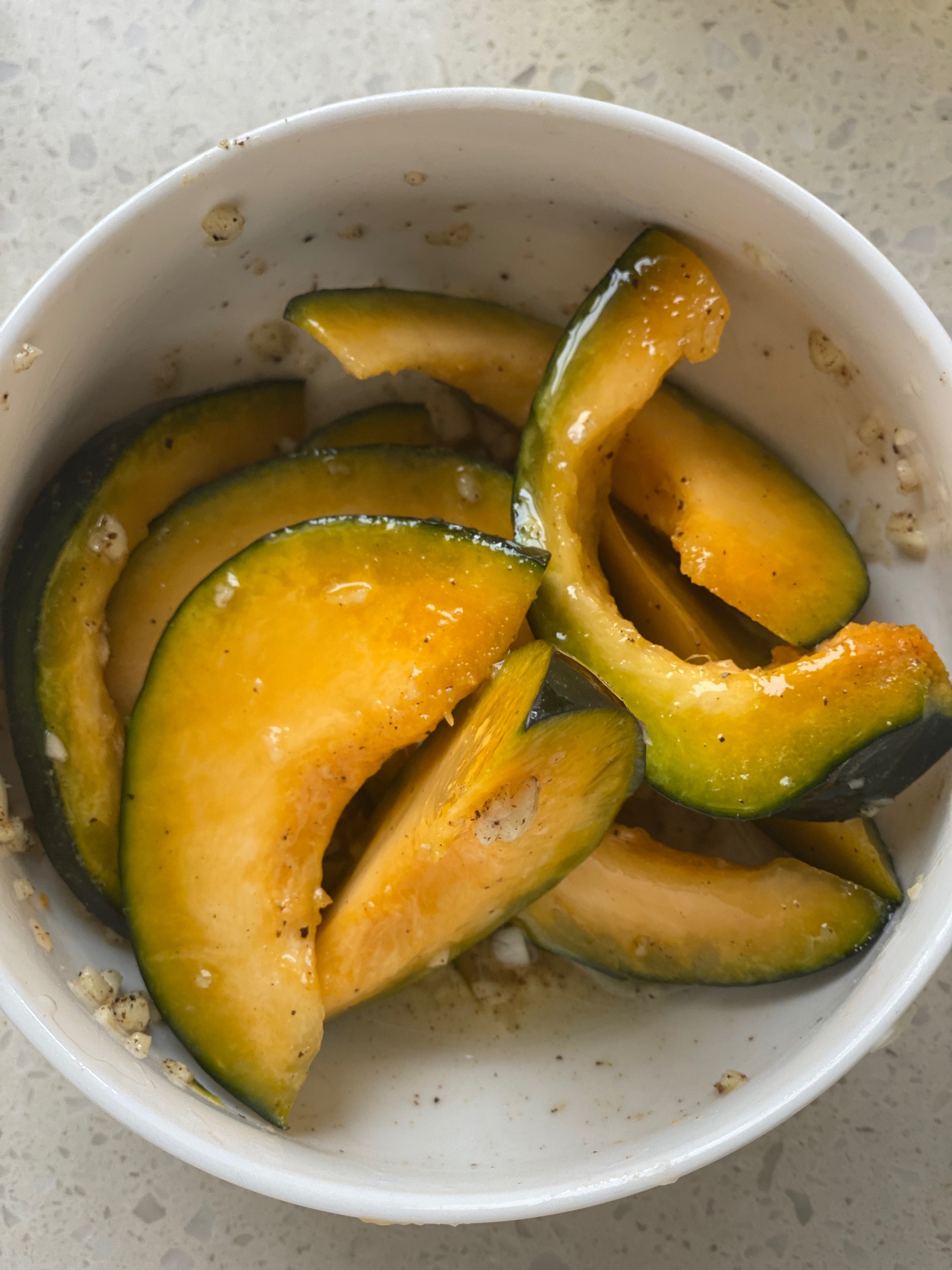 蒜香南瓜🎃藜麦鸡胸沙拉🥗减脂又好吃😋的做法 步骤4