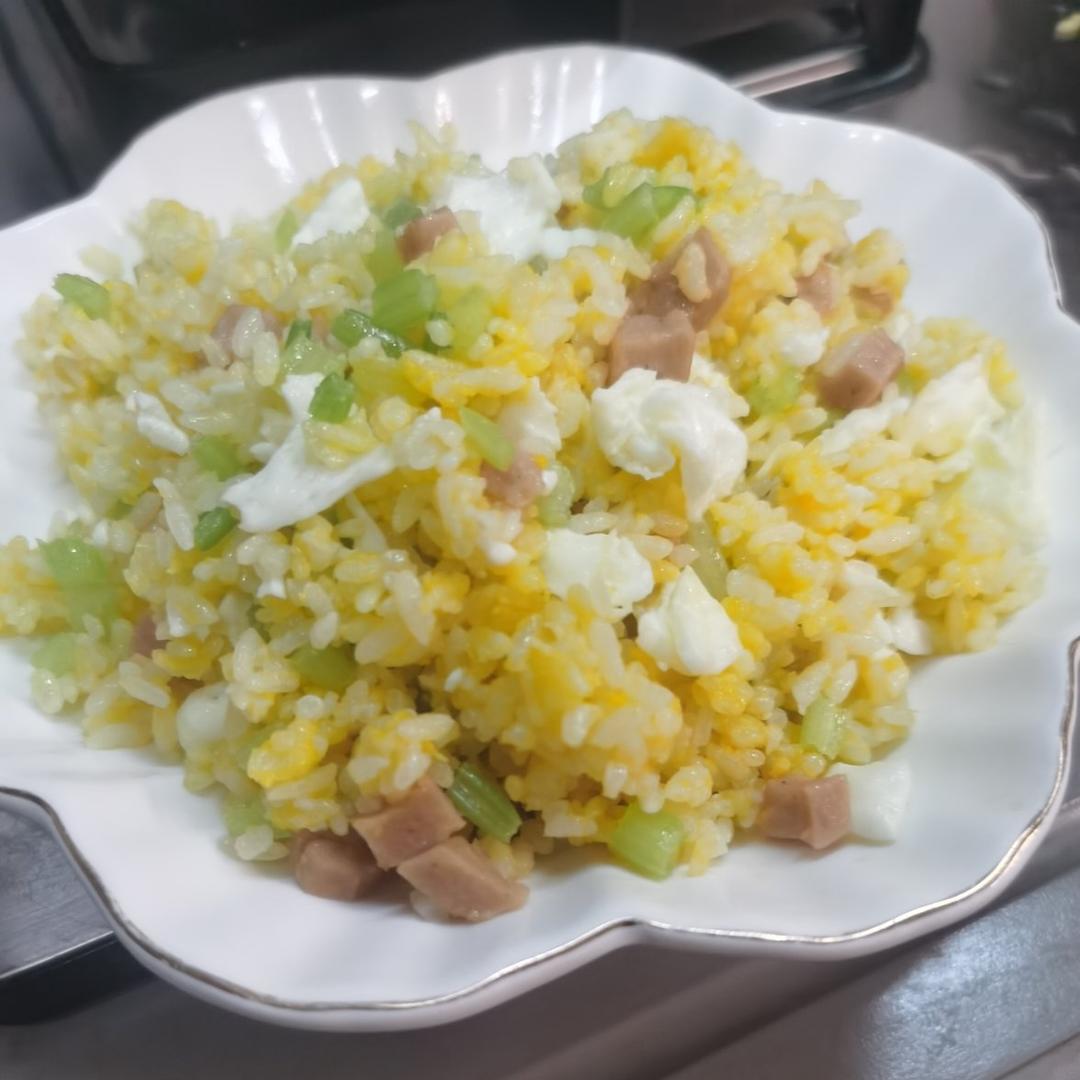 黄金火腿肠蛋炒饭