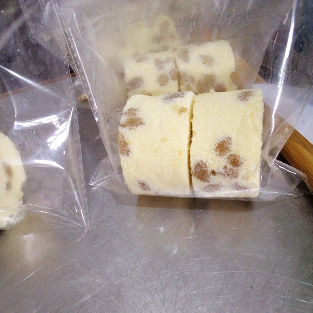 葡萄干蛋糕卷