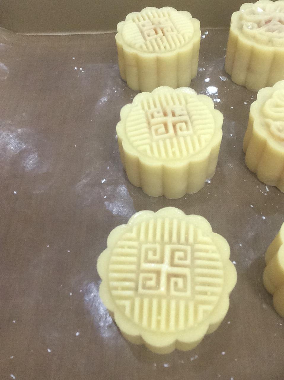 广式月饼—蛋黄冬翅月饼