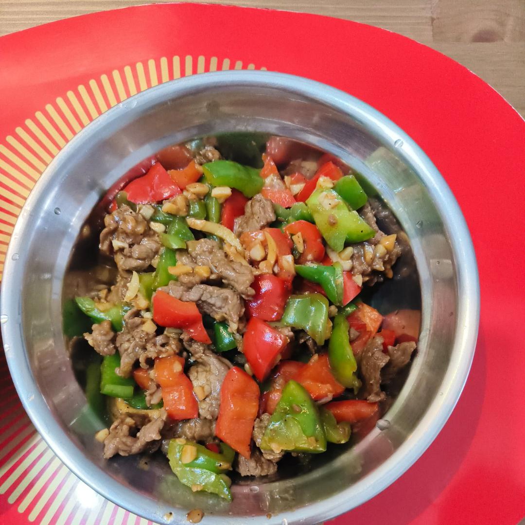 蚝油牛肉炒青椒