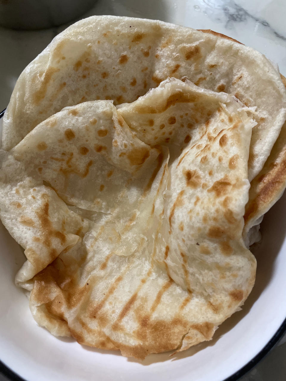 烙饼不硬的小窍门 掌握了你也能看出柔软多层凉了不硬的小油饼