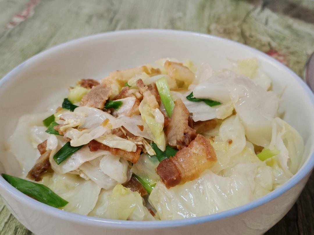 腊肉卷心菜