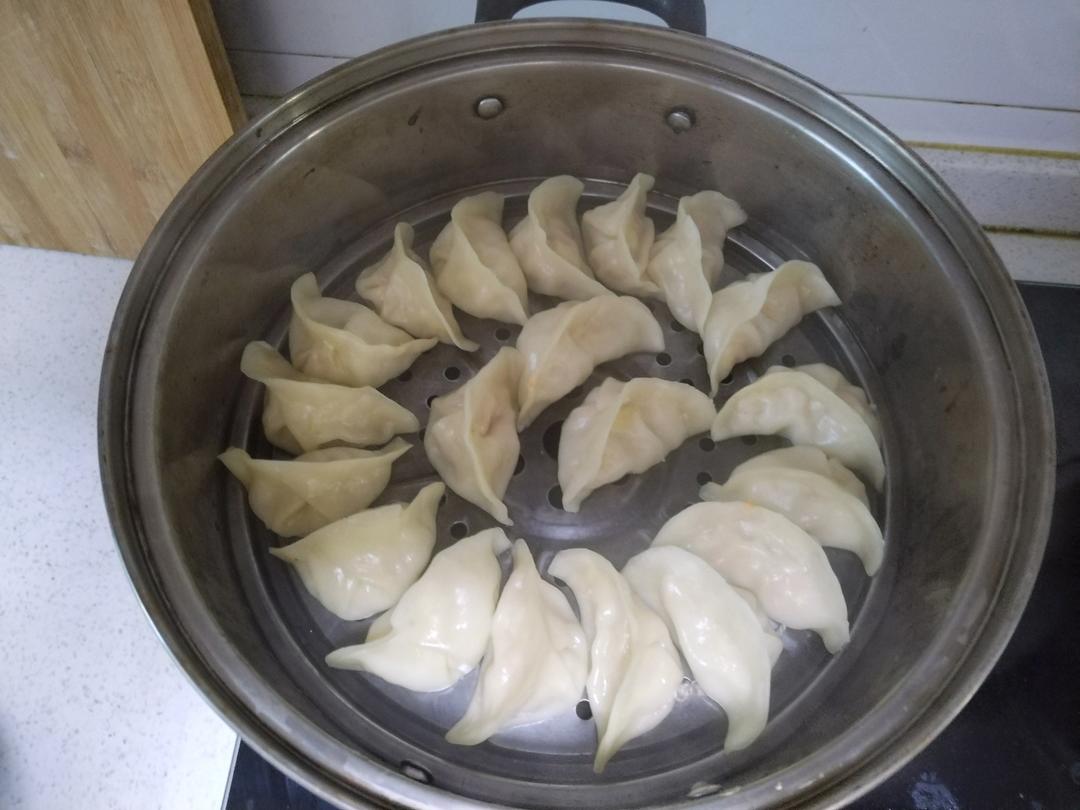 鸡肉香菇玉米虾仁蒸饺