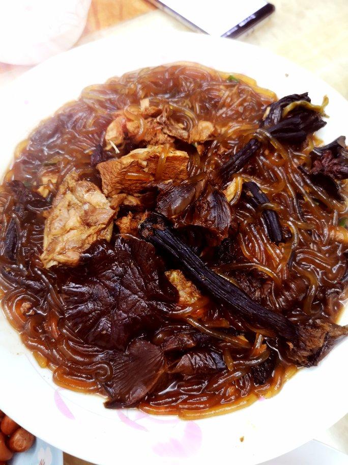 小鸡炖蘑菇