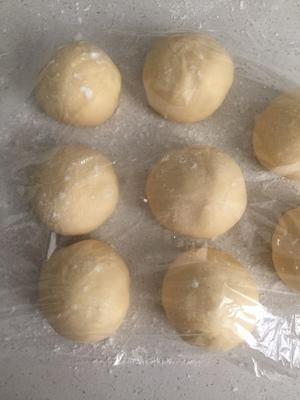 干酵母面包9:  Butter roll黄油卷的做法 步骤2