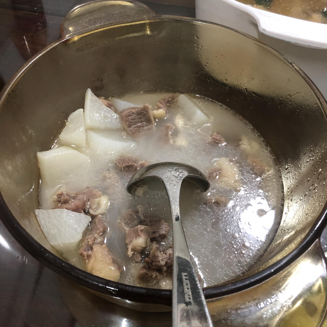 萝卜牛腩煲