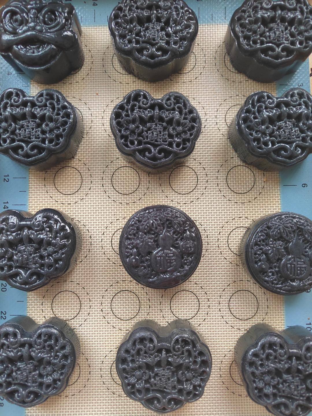 黑金网红月饼