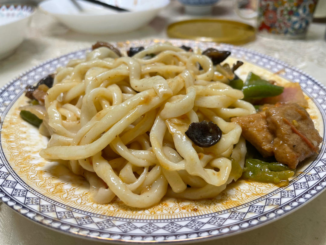 新疆过油肉拌面/过油肉/新疆拉条子/新疆拌面/过油肉拌面（附过油肉炒制方法）